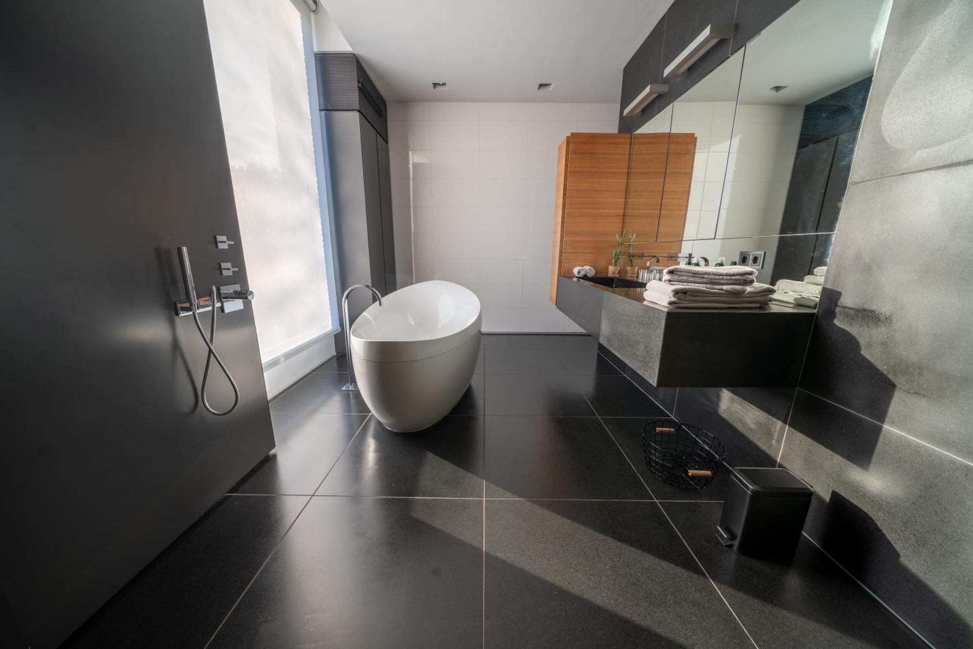 Bed & Wellness Boxtel, Luxe Kamer Met Airco En Eigen Badkamer, Ligbad Zewnętrze zdjęcie